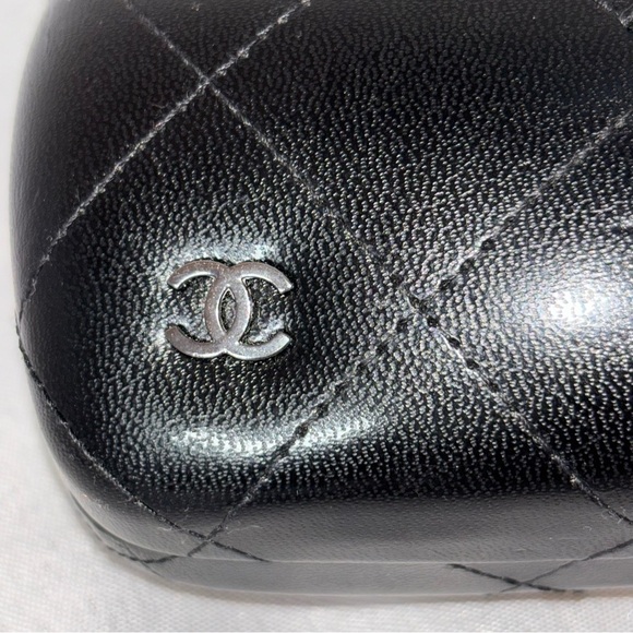 Vintage CHANEL Black Quilted Hard Case Clamshell CC logo  display picture 3